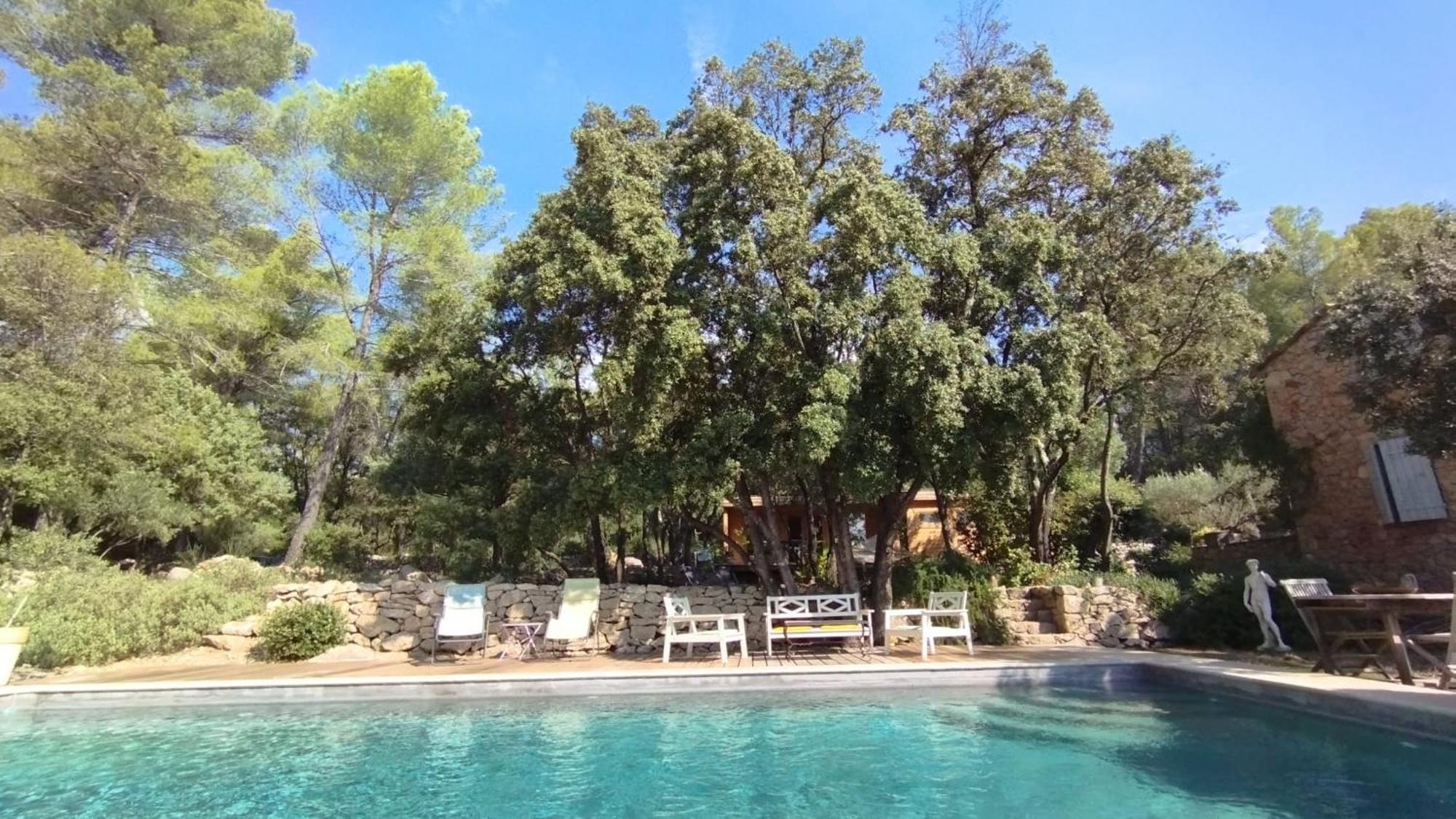 La Bergerie Des Colles Bed & Breakfast Entrecasteaux Bagian luar foto