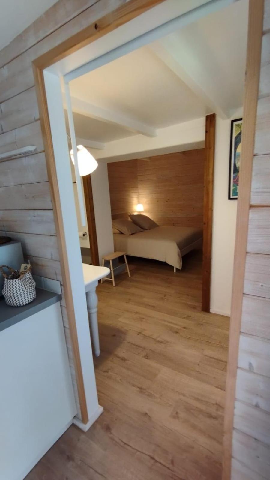 La Bergerie Des Colles Bed & Breakfast Entrecasteaux Bagian luar foto