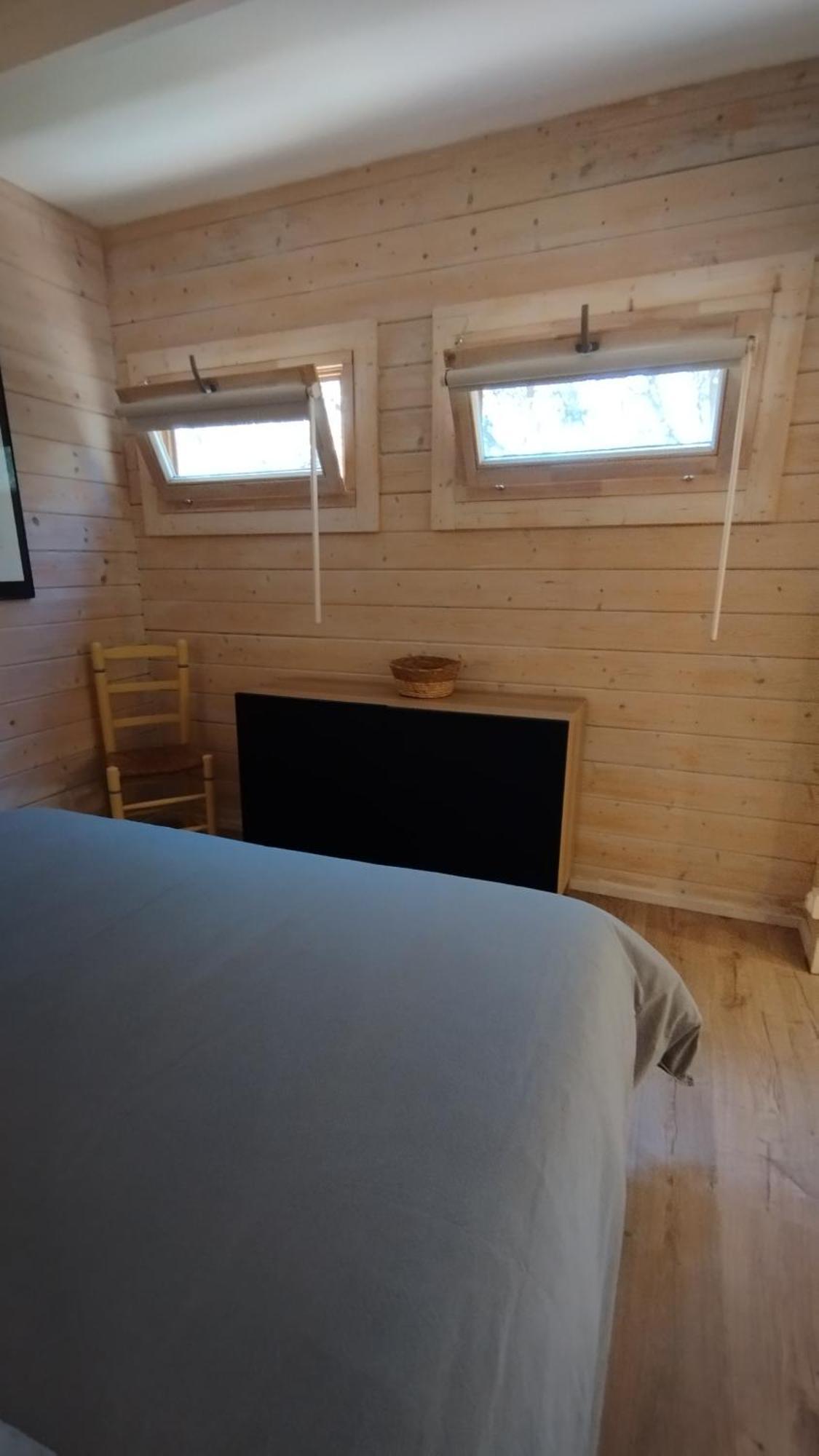 La Bergerie Des Colles Bed & Breakfast Entrecasteaux Bagian luar foto