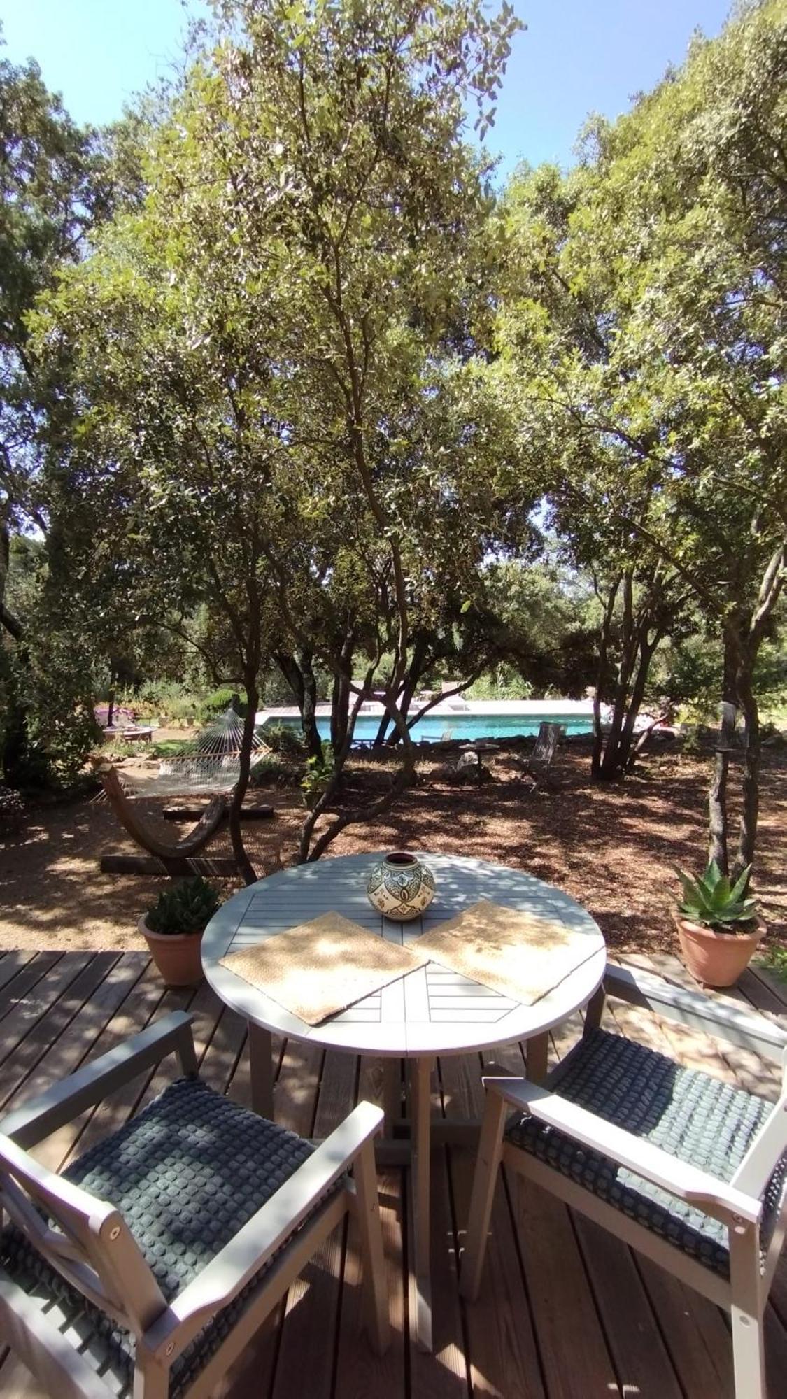 La Bergerie Des Colles Bed & Breakfast Entrecasteaux Bagian luar foto