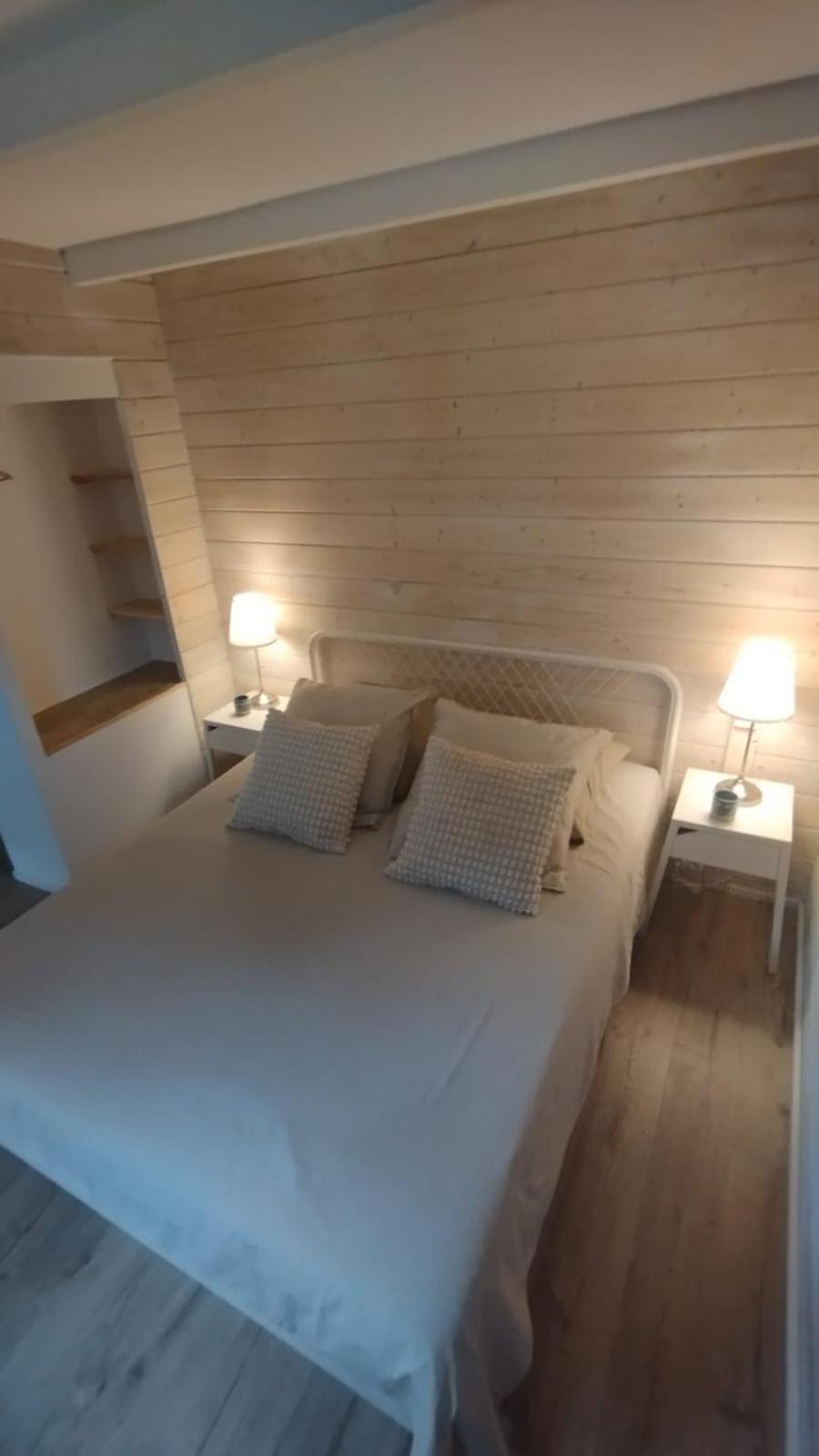 La Bergerie Des Colles Bed & Breakfast Entrecasteaux Bagian luar foto