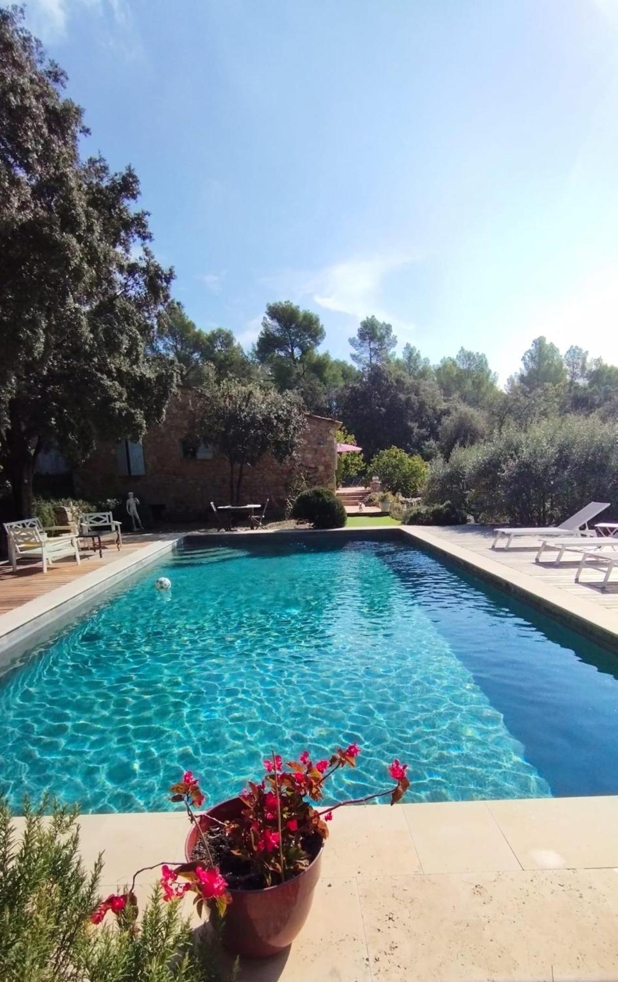 La Bergerie Des Colles Bed & Breakfast Entrecasteaux Bagian luar foto