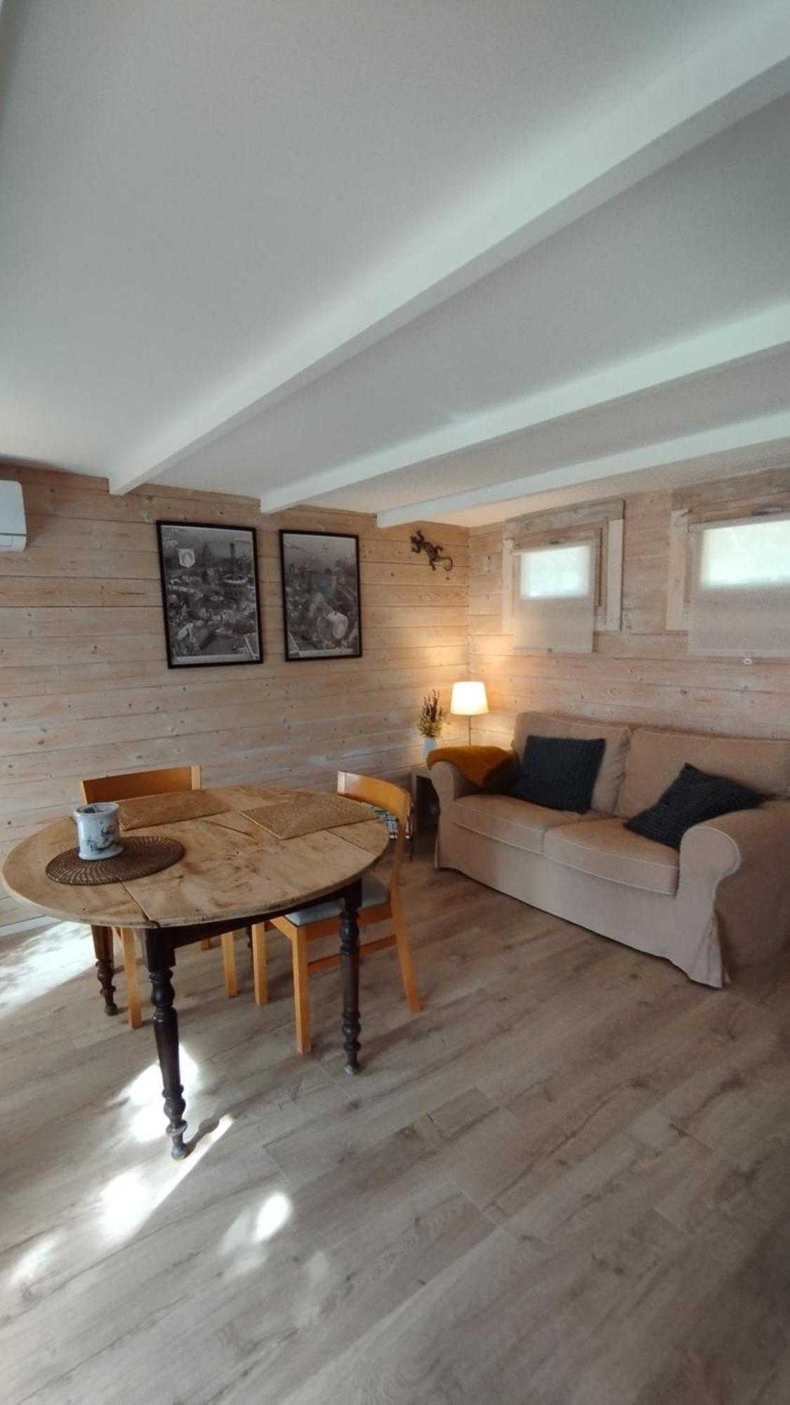 La Bergerie Des Colles Bed & Breakfast Entrecasteaux Bagian luar foto